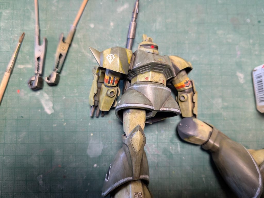 半艶コートをしている時に股の付け根折れました(gundam-kao9)