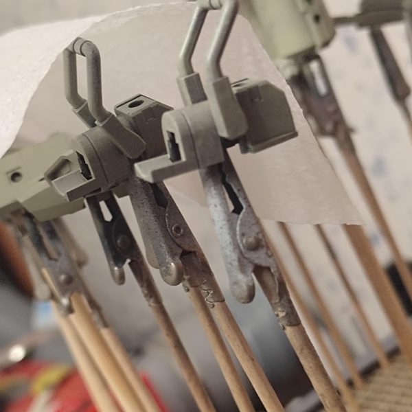 仕事が忙しくなる前にやろうしていた質感塗装の成功例。再開してやろうとしましたが、距離感と希釈率どんくらいだったけかと迷走してます(gundam-kao9)上手くいかず、1回塗装が厚くなったいう今週の進捗でした。&nbsp;（2枚目）