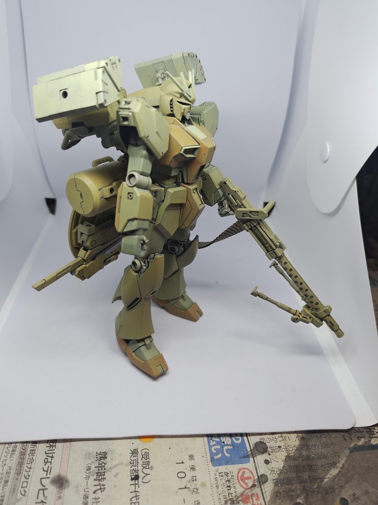 横からギリギリまで垂直にしましたが、やや前傾姿勢。この後、転倒してアンテナの接続軸折れる事態に。(zaku-kao10)