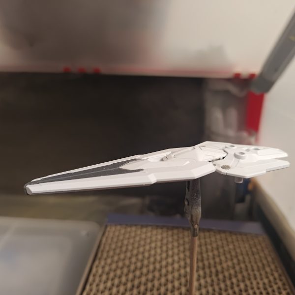 エスカッシャン、ネオジム埋め込み完了ですダボ？切りましたよ三連休は準備不足が目立った日々でした。エスカッシャンの埋め込んだ磁石が一カ所だけ反対でやり直しといいhivグレイブを洗い忘れからの黒・グレーサフの1500切らしてるの忘れており、白サフ（塗れてるのか判断がつかない）買ってきたゴム手袋はワンサイズ下とか(zaku-kao4)何もないけど浮ついてます（強いて言えば、ヘイルメアリーを見に行ったくらい）エスカッシャンの裏のデザインを考えつつ、hivグレイブを先に仕上げたいなー（天気次第&nbsp;&nbsp;&nbsp;（2枚目）