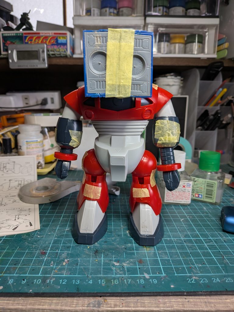 太ももを外して短足化頭は旧キット1/100ザブングルの足底