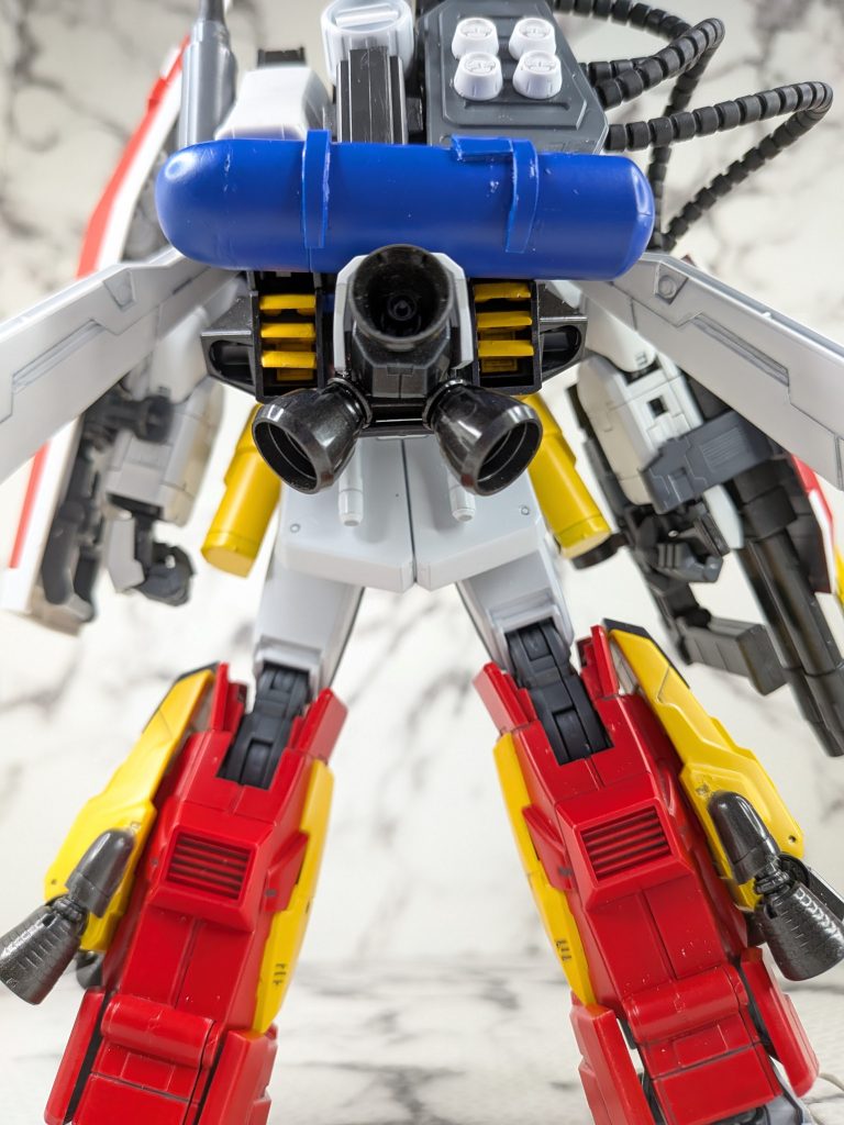 青いタンクやその下のダクトフィンは大変でした