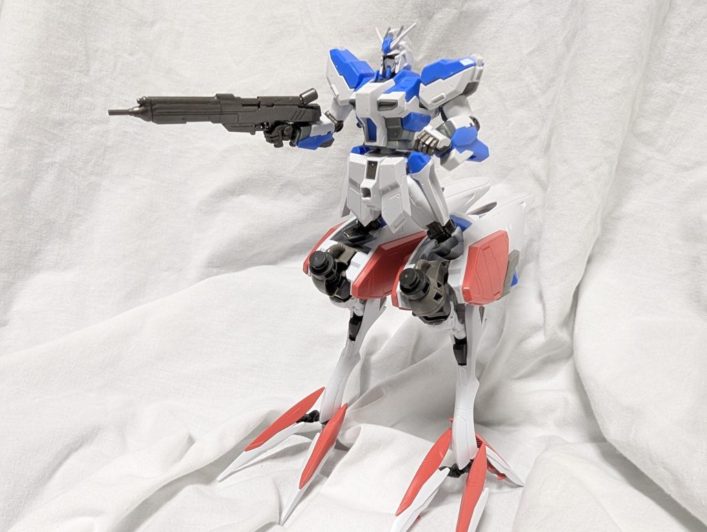 脚部部分は、ハシュマルのパーツに足がはまりましたのでそのまま使用しました。