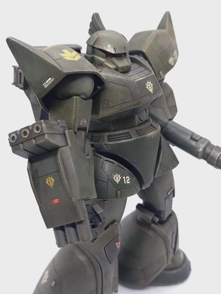 ウェザリングはスポンジチッピングを３色ぐらい。リアルタッチマーカーの緑でウォッシング、ウェザリングカラーのグランドブラウンを塗り、エナメルのシルバーでドライブラシして、ウェザリングカラーの赤サビと土もドライブラシです。久々に泥んこウェザリング。