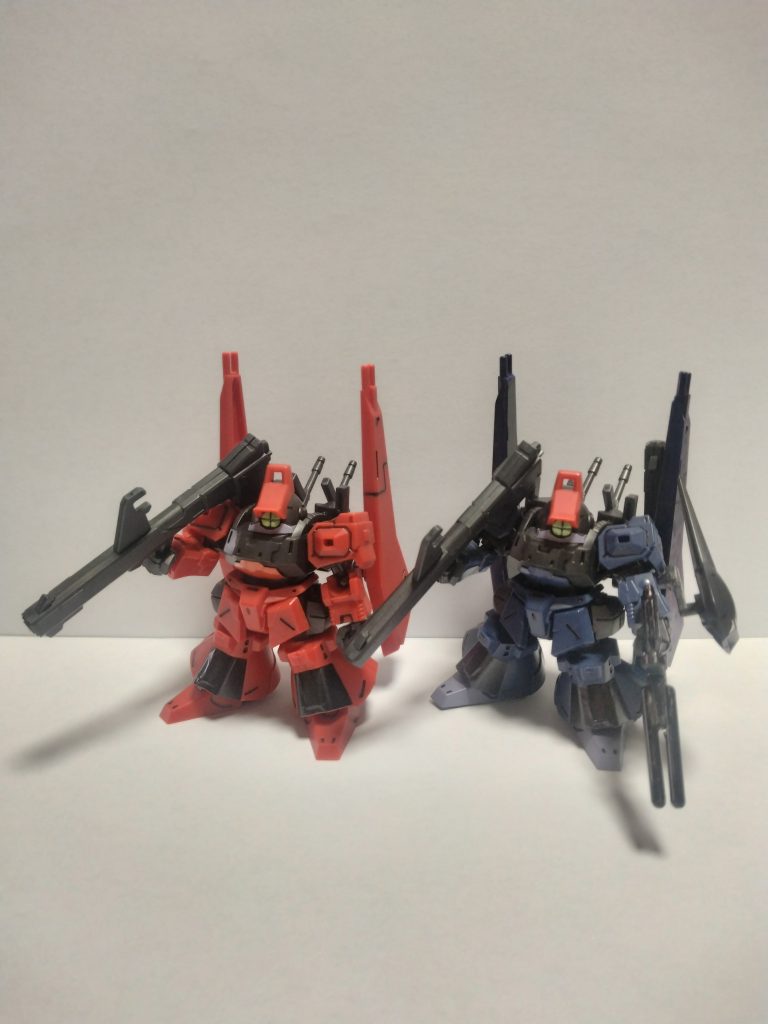 シュツルムディアスとの比較です(zaku-kao4)