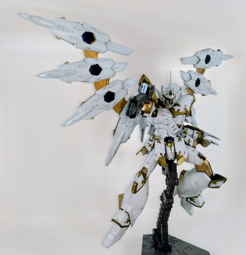 全体的に黒立ち上げ塗装です。サハスラブジャと両腕のグリーン部分はシルバーからのキャンディ塗装にしました。