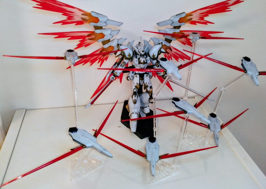 これがやりたくてこのキットを買ったまである、サハスラブジャ展開。神々しいです。先端恐怖症の家族からは大不評のためすぐに片付けることに…