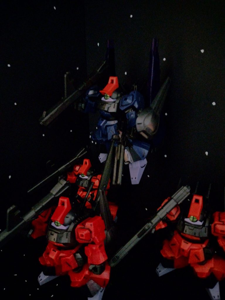 その後、コロニーレーザーの攻防戦にも参加。バッチ、ボティ、ドリッパーらとリック・ディアス隊として善戦。三つ巴の戦いをくぐり抜けた。&nbsp;