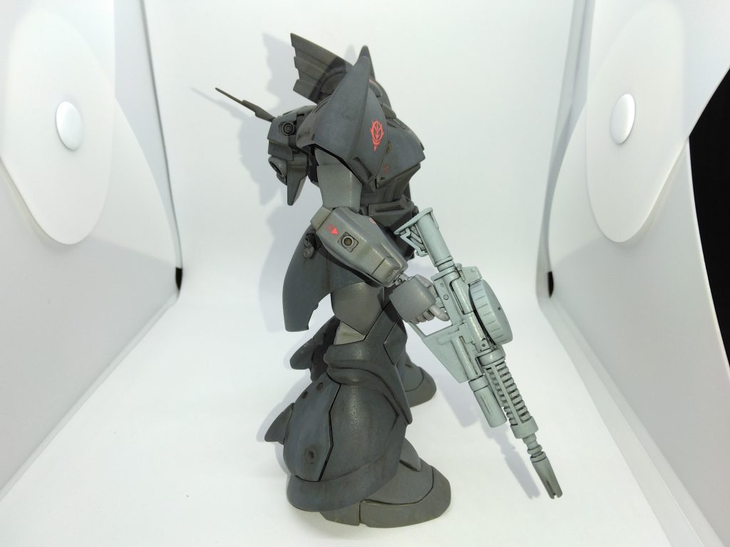 右側MMP-78ザクマシンガンはシステムウェポンキット001から、マニピュレータはオリジンのキット(だったかな?😅)から流用しました😄