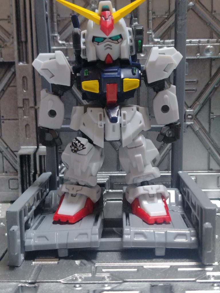 『あーあ、こんなに壊しちゃって、足は全部かえろ、かえろ。』「あの敵ガルバルディ隊では無かったな。」「はい、ジェリド・メサ中尉でした。」「ああ、ライラ大尉とかの怨念がのり移った様だな。」「クワトロ大尉もそう感じましたか？」「わかるとは良い勘をしているな。しかし、一機のMSの動きに、あれほど巻き込まれるとは、若すぎるな。」「誰が……、」