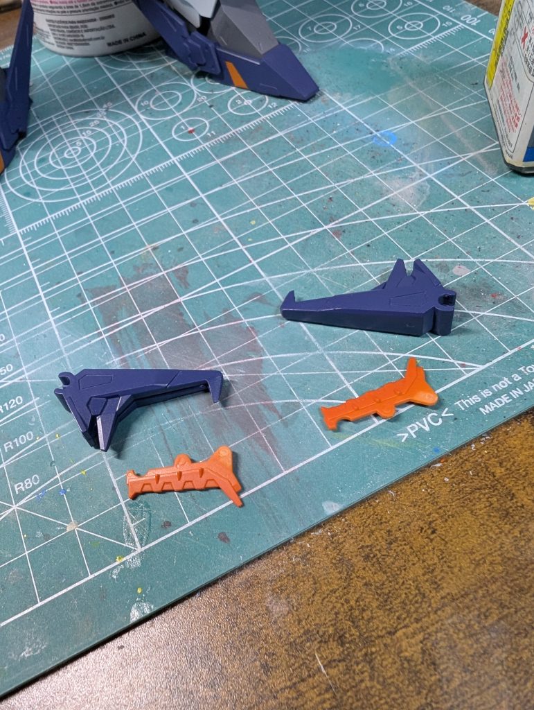 久々に後ハメ加工しました。ピンを切り飛ばすだけでいけたので、設計段階から塗装派に配慮してくれてるのかしら？