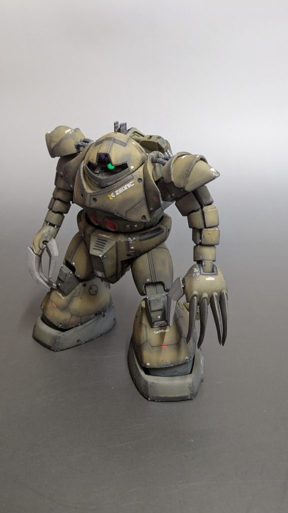 1年前位に作ったもので、何をやったか詳しくは覚えておりません。確か腰を伸ばして足と胸、爪のボリュームアップをメインに作っていきました。ウェザリングやグラデーションが楽しかったのを覚えてます。