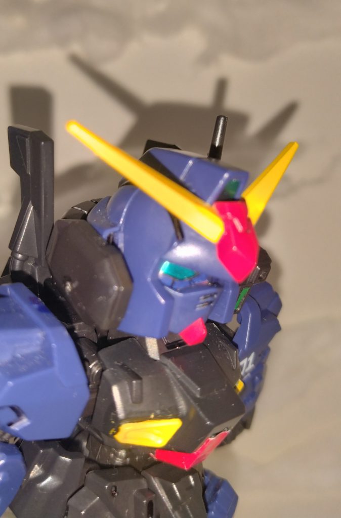 「こんな小さな目標を狙えるものか!」「自分達のコロニーの中でバルカンを使う！？正気か！？」