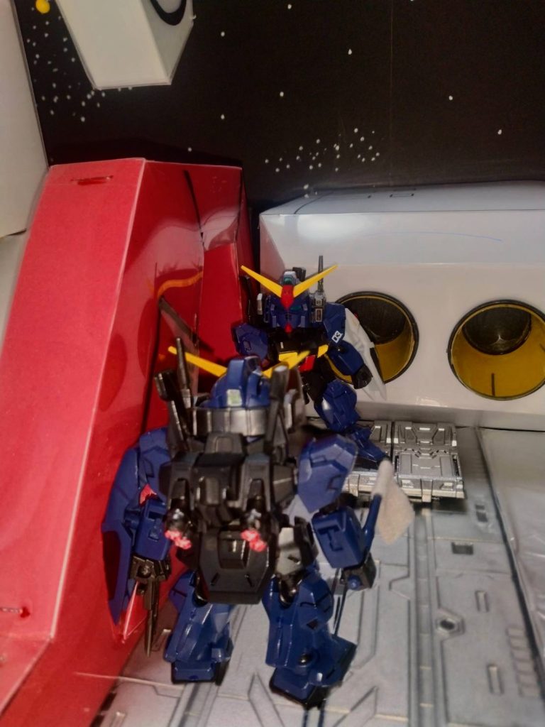 「なんであんな所にお袋がいるんだっ」