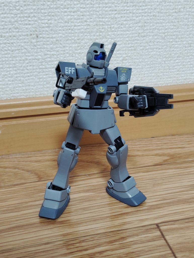 　最後までご覧いただき、ありがとうございました。　本体は全く無改造のノーマルなジムですが、武装とカラーリング変更でかなり印象が変わりますね。　ちなみに残りの２機は、今年の「ジムの日」に合わせて投稿できるよう、追加武装などを仕上げて撮影に臨みたいと思いますので、あと１週間ほどお待ちください。　最後になりますが、本作品をご覧になっての感想などいただけますと幸いです。　　