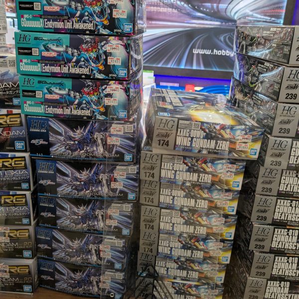 2026年 3月16日(月)。土曜日に、新しくオープンしたプラモ屋で購入したHGUC 1/144ドーベン·ウルフ(ユニコーンVer.)をヒケ処理等をしながら仮組み始める。&nbsp;スタイル改修をして行く予定。2026年 3月17日(火)。この日入荷した再販品。この日来た人数は、22人。抽選の結果、5番目だった。超久しぶりに一桁台になれたので、この日2番目に欲しかったRGエクシアを購入する場合事が出来ました。1番になった人は、女性でハイニューガンダムを購入して行きました。&nbsp;（5枚目）