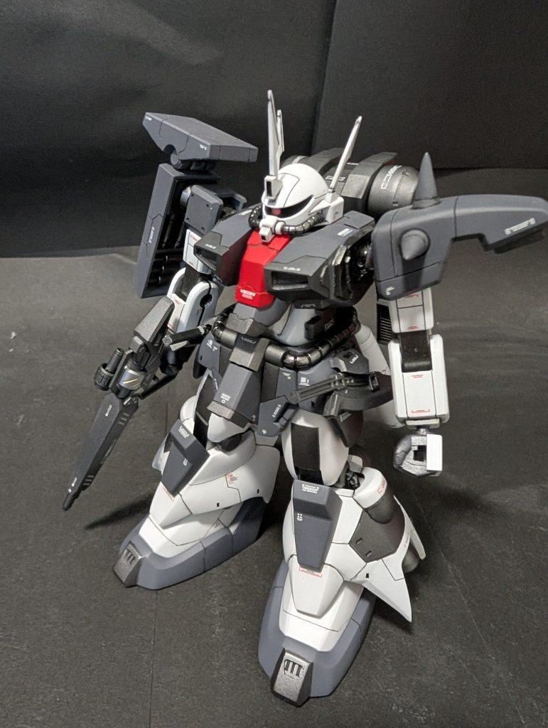 胴体1mm、腕部は肘で1mm、大腿部で2mm延長。肩関節の改造、胸部装甲を取説のコンセプトデザインに近くなるよう成形……これが一番時間かかりましたね。もうちょいメリハリつければよかったですかね&nbsp;