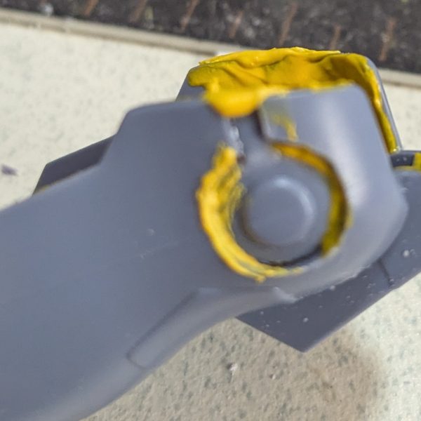 前回製作したHGUCシルヴァ·バレットの時は、モールドをビットブレードで3日かけて掘ったけど今回は、2〜3時間でモールドをくり抜いてみた。こっちの方が、いくぶん楽に感じた。そのかわり0.3のピンバイスが折れちゃったけど。&nbsp;HGUC シルヴァ·バレットと同じ様に、スタイル改修して行けると思った。思った通り良い感じになりそうと思う。（5枚目）