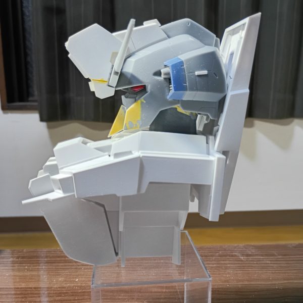 皆さんこんにちわ　(ゝω・)ゼータヘッド進捗です。コクピット周りと腹部を作り始めて、形になってきました。LED仕込みたくなってきたな～　どうしようかな～。(´Д｀)次回はサフ状態で投稿出来ればいいなと思います。お楽しみに～　(ゝω・)（3枚目）