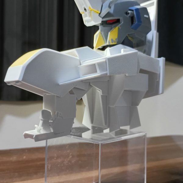 皆さんこんにちわ　(ゝω・)ゼータヘッド進捗です。コクピット周りと腹部を作り始めて、形になってきました。LED仕込みたくなってきたな～　どうしようかな～。(´Д｀)次回はサフ状態で投稿出来ればいいなと思います。お楽しみに～　(ゝω・)（6枚目）