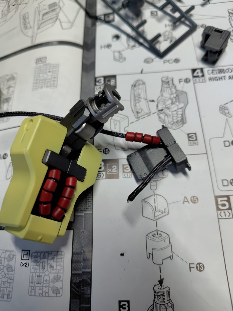 基本キッドのまま作るつもりでしたがパイプだけは気に入らなかったので付属あまりのパイプとメッシュに作り替え