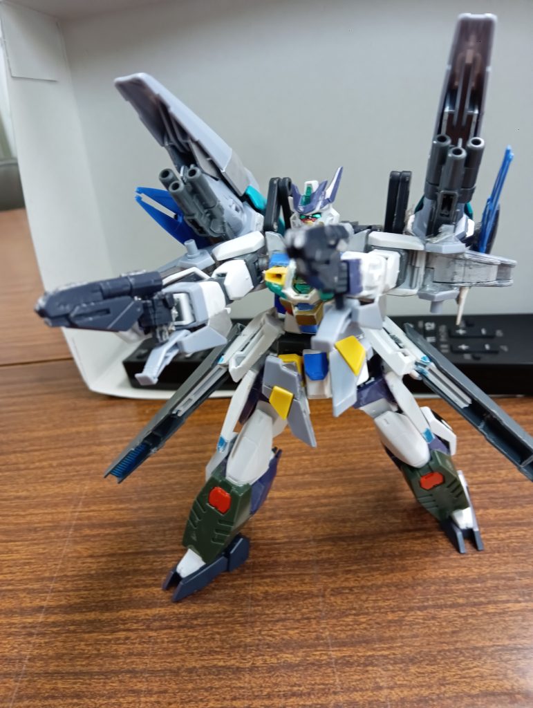 武装はビームピストルと