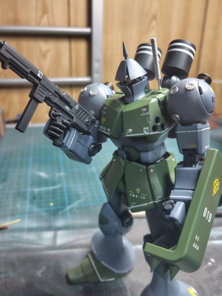 このマシンガンいっぱい欲しいんですがドムにしかついてないのが辛い。ラケーテン・バズはいろんなドムについてるのに⋯