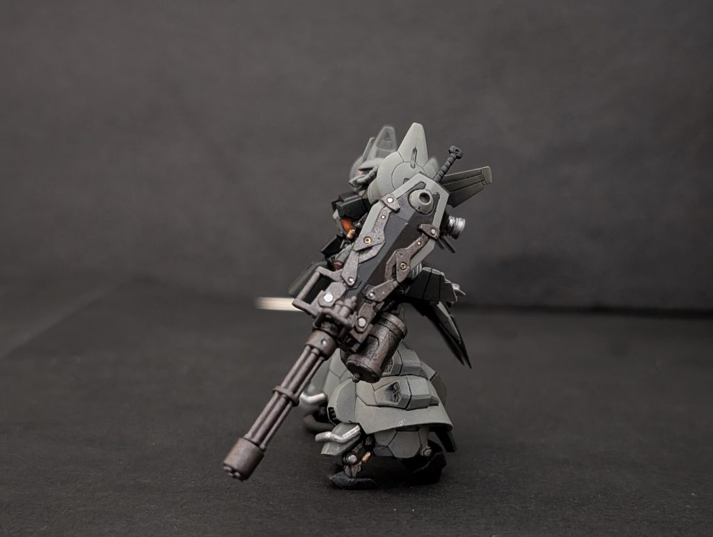 水性ホビーカラー軍艦色　ダークグリーン　焼鉄色　黒鉄色　ゴールドアクリジョン蛍光オレンジ　蛍光ピンクタミヤエナメルカラークロームシルバーつや消しトップコートプレミアムで仕上げ