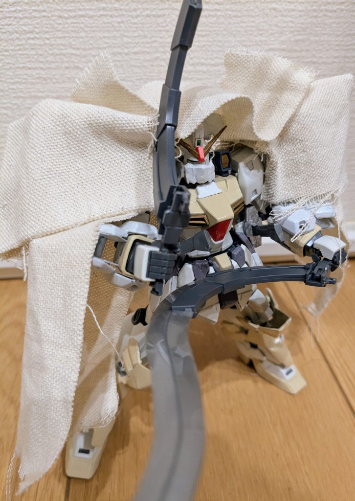 フローズンティアドロップ11巻の表紙絵をイメージして1枚。バックパックを外し、肩と体前部のマントを前後反対に取り付けた簡単仕様ですが、それっぽくなったのではないかと思います。