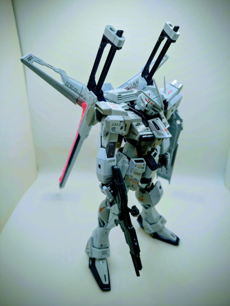 デカールは、いつもの如く、感覚で選んで貼りました。