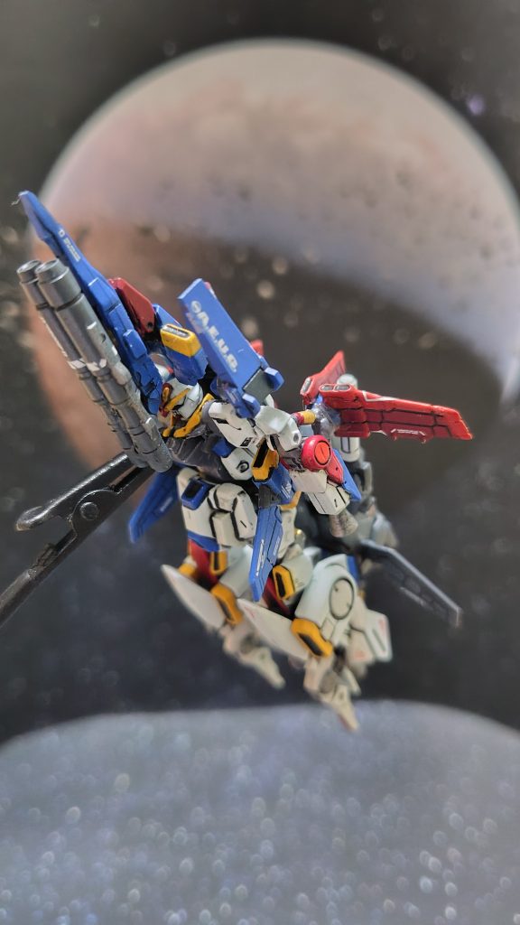 下から見ると粗だらけです(gundam-kao10)