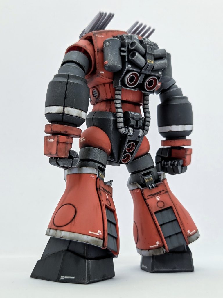 ズゴックから派生した水陸両用機なんですが、ホントに独特のフォルムですよね(*^^*)爪ではなく、大きなマニピュレーター!どことなく可愛らしさも感じます♡