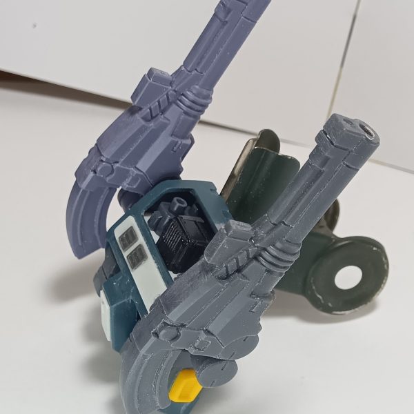 みなさまお久しぶりでございます🙇ちょっと間空いちゃいましたけど、ちょこちょこ作業して制作を進めております写真はさほどやってないように見えますが、いろいろやってあります比較写真が載せたくて、比較用にダブルゼータをもう一体用意しました完成した時に比較写真も載せたいと思います花粉症や意外なとこでインフルエンザが流行ってますが、みなさま、ご自愛くださいませ（3枚目）