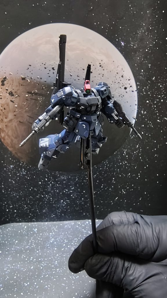 黒い方。これティターンズのカラーだと思ってたけど違うんですね(gundam-kao10)一緒にいたしそりゃそうなんですけど、、、