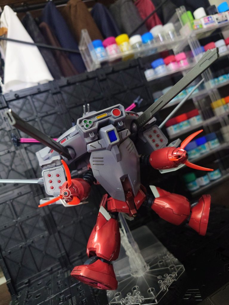 キャバリアーってドダイとかベースジャバーの亜種みたいな輸送機系のイメージでしたが、いざ作ってみると武装てんこ盛りでいっそ簡易型ミーティアみたいな感じ。これで拠点攻撃しながら片手間で軍事拠点にハッキングかますメイリンさん、とんでもねぇ😅