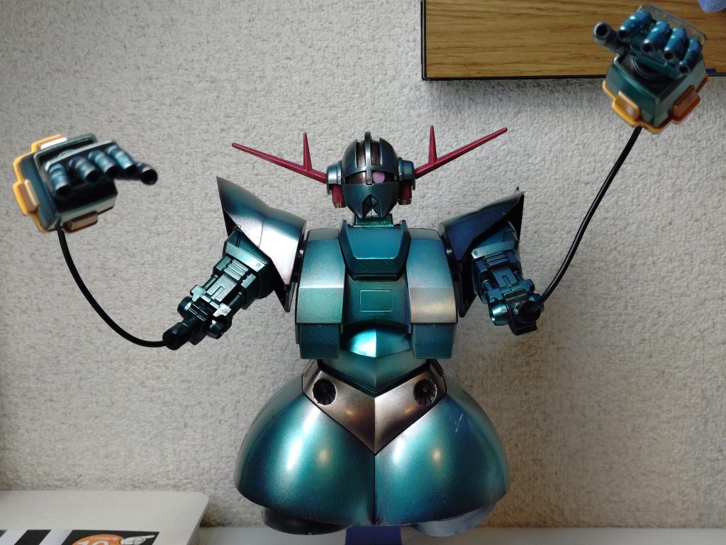 エルメス自体がほぼ緑一色なのでそれに倣い、ワンポイントとしてイエローやピンクを入れました。