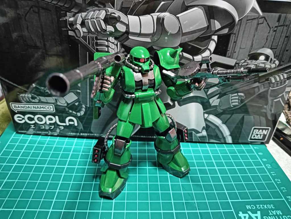 こうしてみると緑が1色だけなので面白みに欠ける部分もありますが筆塗り楽しかったので気にしないこととします…