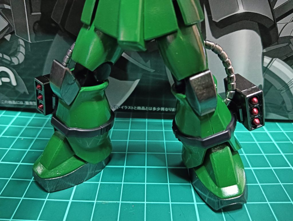 ちょっと増設したようなミサイルとか大好物です…新HGの方は無くなっているようなので地味に嬉しい限りです✨