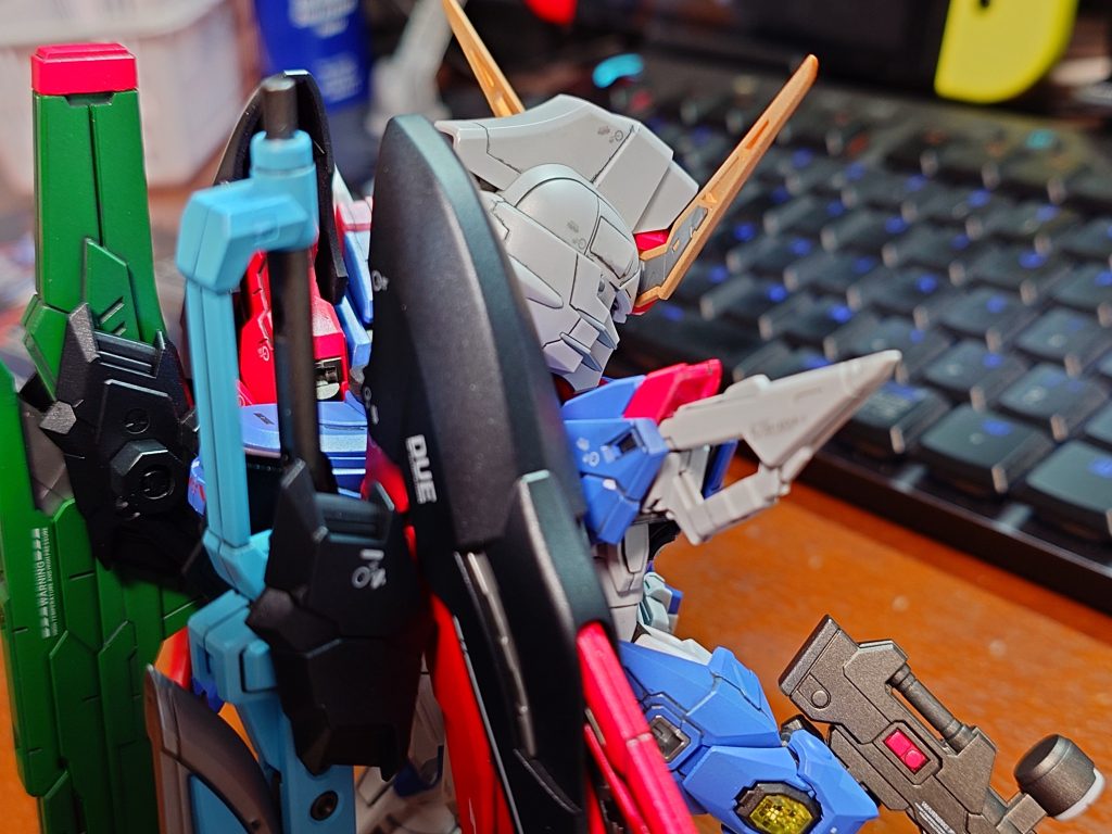 半ツヤクリアーで、デカール保護してます。