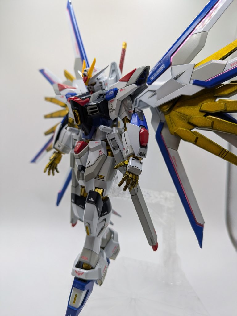 左側ショット　写真ではわかりにくいですが　急いで作ったので失敗箇所がたくさんあります　ポーズを決めると塗装剥がれが出るので数カ所タッチペンしてます。&nbsp;