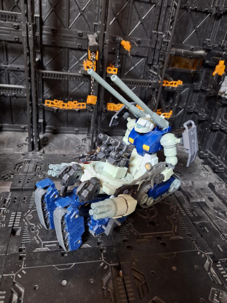 HGUCNo.21ガンダムと同じく、今から１５年程前、職場関係の人と飲んだ席でガンダムネタで盛り上がり、その後、長女が生まれた時にネタ的な祝いの品として頂いたものの１つです。その時にネタガンプラご祝儀をいくつもいただきました。小学生以来のガンプラのすごさに驚きながら、素組で作って飾っておりました。