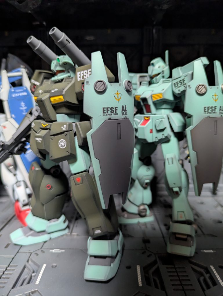 実はカスタム製作から数年経過してたのですが、調色した塗料が残っていたため、同色にて製作できました！説明書の色よりこれくらい濃いほうが自分の好みです。