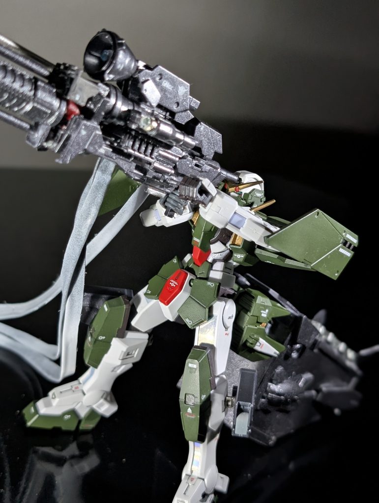 流石だ…ロックオン・ストラトス！地上から大気圏外の宇宙ステーションの一部のつなぎ目のみを撃ち抜くシーンは驚きました！雲を切り裂くエクシアもカッコ良いですが、個人的にはデュナメスが好きになってしまいました（笑）