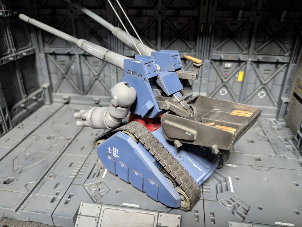 給弾アームも可動式にしています。