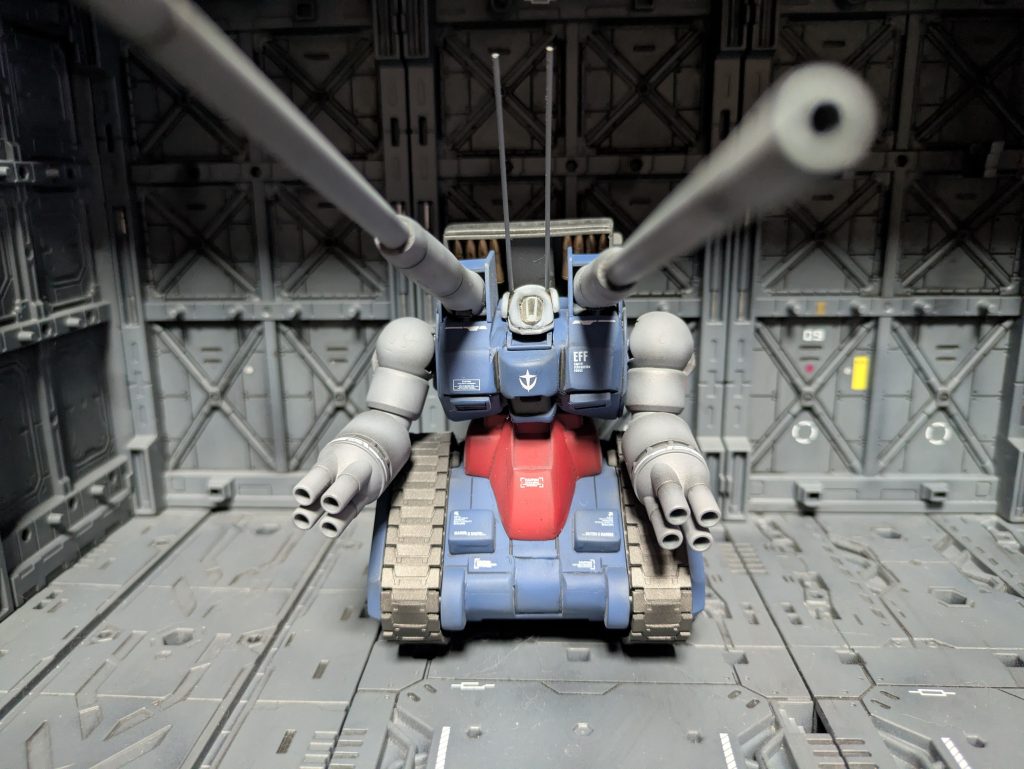 正面、MS随一のアンテナの長さだと思います😊