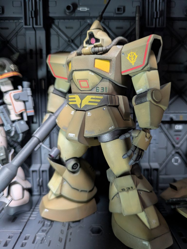 ずっと頭部が上手くいかず、不満で放置していたのでようやく日の目を見ました!脚部にロール軸を追加、足首ボールジョイント化しましたが、元々のプロポーションを活かしています。