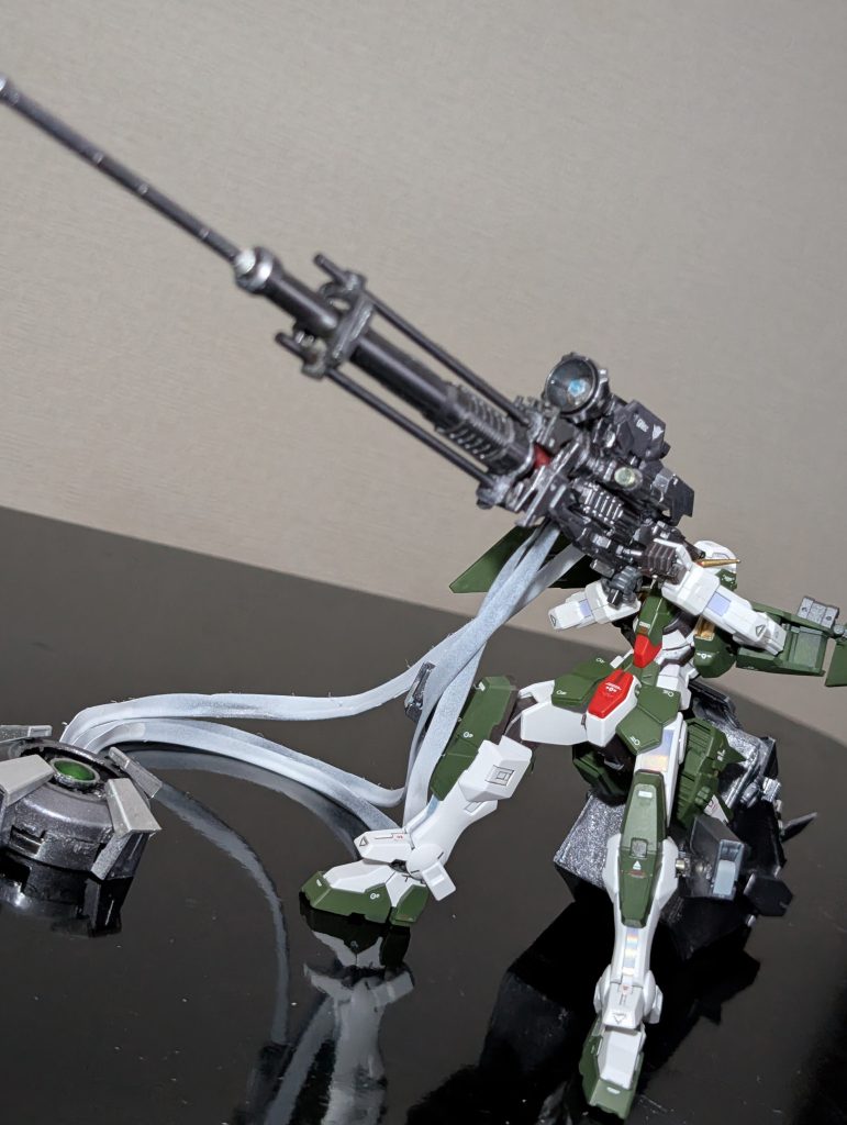 流石だ…ロックオン・ストラトス！地上から大気圏外の宇宙ステーションの一部のつなぎ目のみを撃ち抜くシーンは驚きました！雲を切り裂くエクシアもカッコ良いですが、個人的にはデュナメスが好きになってしまいました（笑）