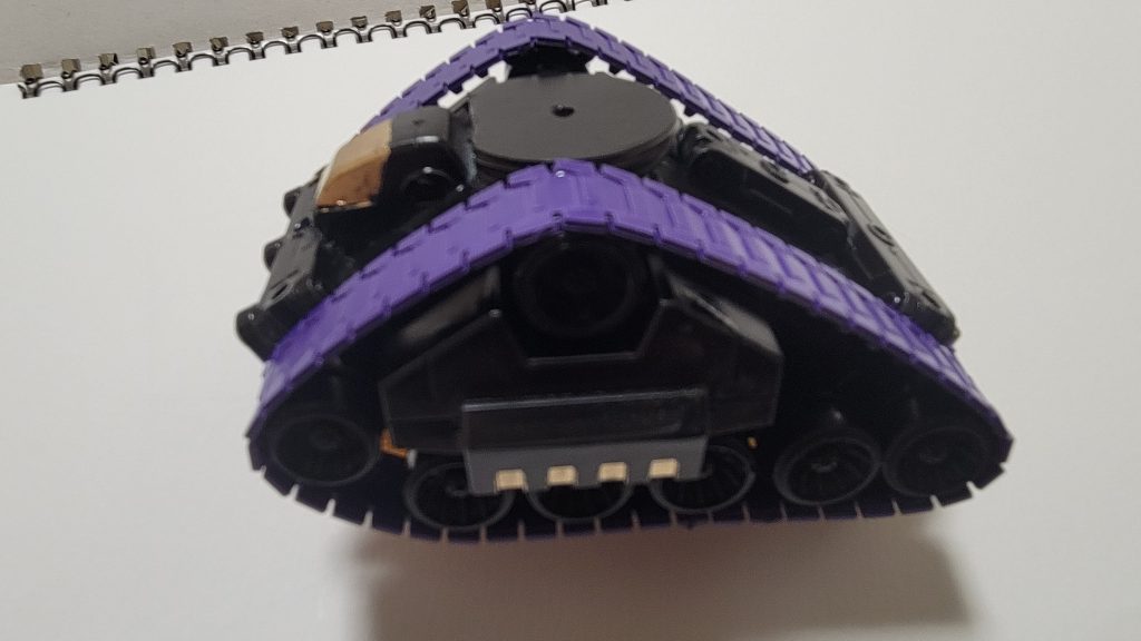 側面。暗くて分かりにくいですね😅すみません…。こちら側にはガンダムマーカーアドバンスセットのガンダムレッドゴールドを一部分塗ってます。