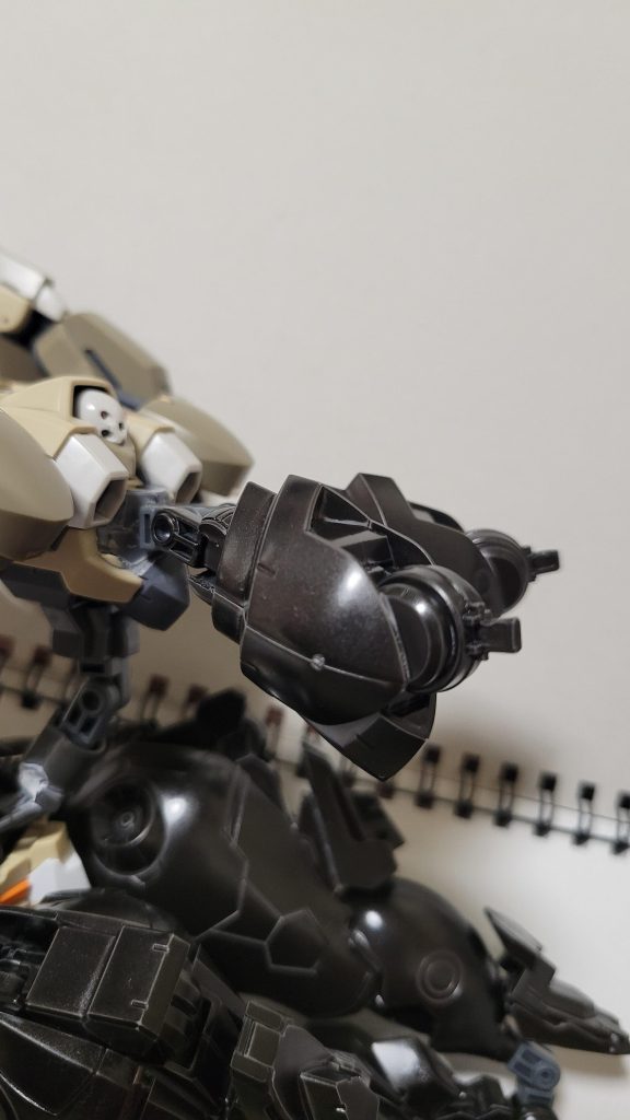 百錬の太ももを使った二つの房。セクシーさを重視したくて突起物も出してます。