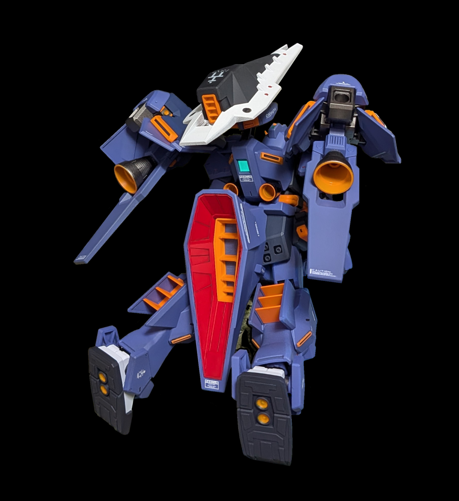 上昇イメージ四肢はアーマーのせいであまり可動出来ませんが肩ブースターがアーマー展開、前後可動と結構動きます